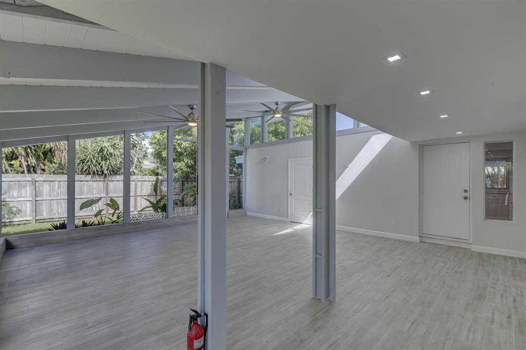 LIGHTHOUSE POINT EXT 3RD SEC - Residential