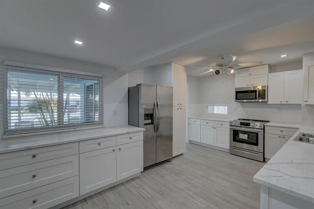 LIGHTHOUSE POINT EXT 3RD SEC - Residential