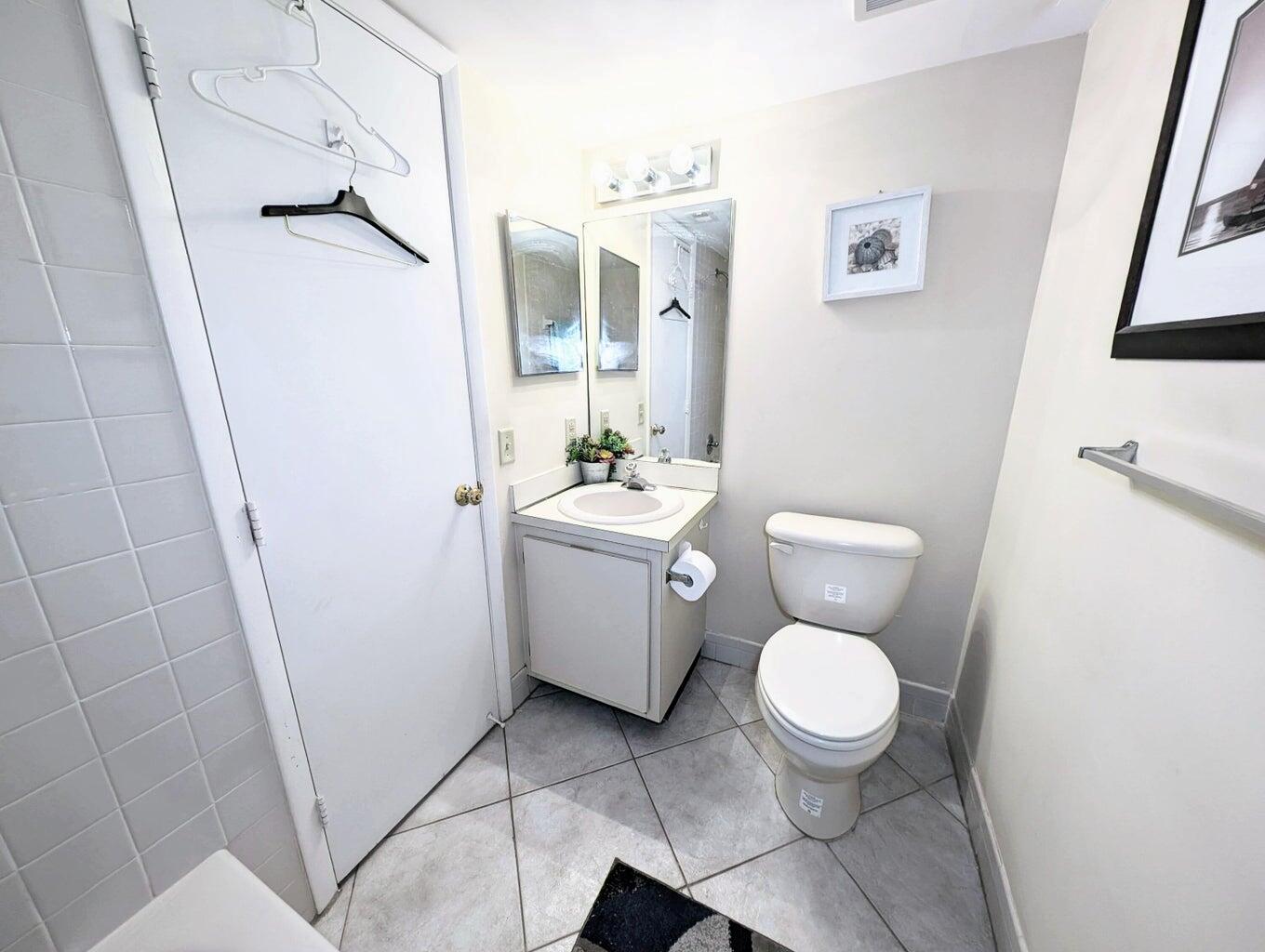 EVERGREEN I - Residential Lease