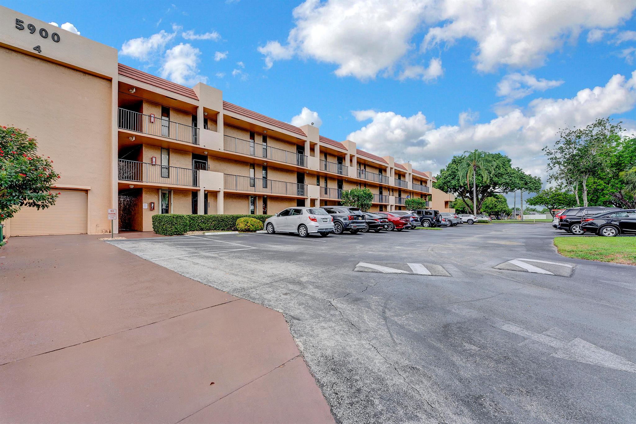 CORAL GATE IV CONDO - Residential