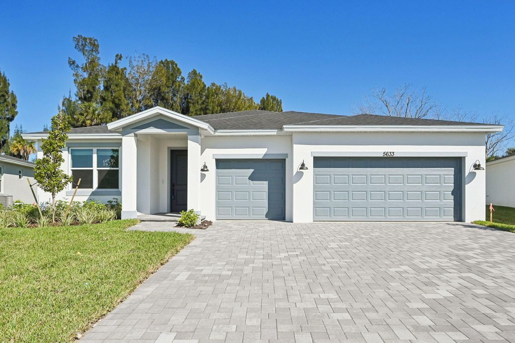 Photo of 5633 Hampton Park Circle, Vero Beach, FL 32966 (MLS # R11154424)