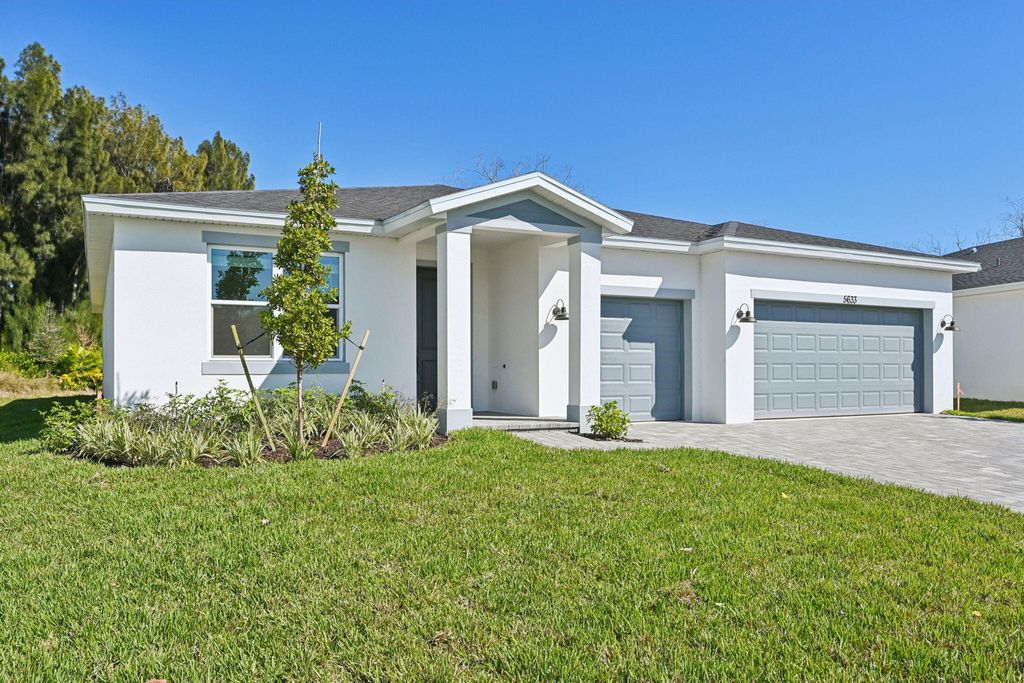 Photo of 5633 Hampton Park Circle, Vero Beach, FL 32966 (MLS # R11154424)