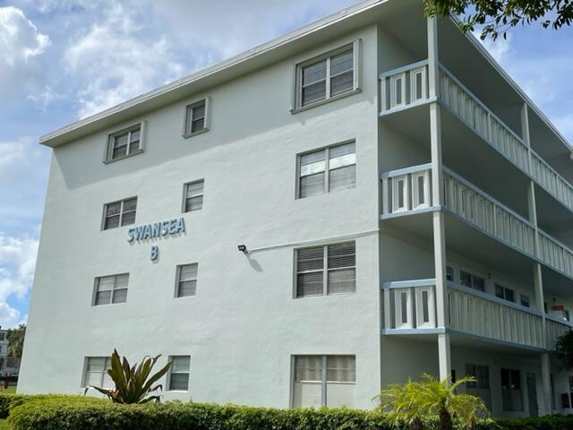 Top Floor, End Unit located in desirable Swansea Crescent Building B, walking distance to the Temple Beth Israel. Property features two bedrooms, one and a half bath rooms, and a large, enclosed patio facing the tennis court areas. The home does need some updates and TLC. Property amenities include 24 hour gated security, assigned parking spot, building elevator, multiple activity centers with community pools, exercise areas and so much more. Call today to schedule your private tour!