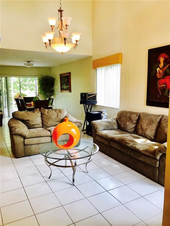 THE POINTE VILLAS 160-20 - Residential