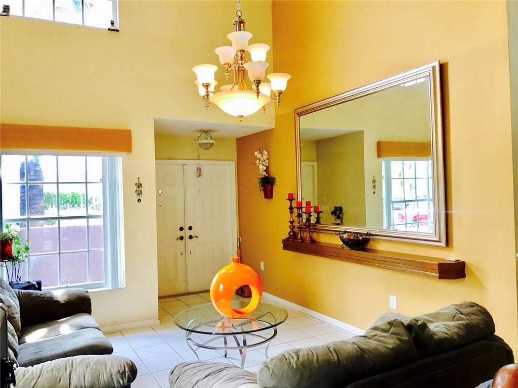 THE POINTE VILLAS 160-20 - Residential