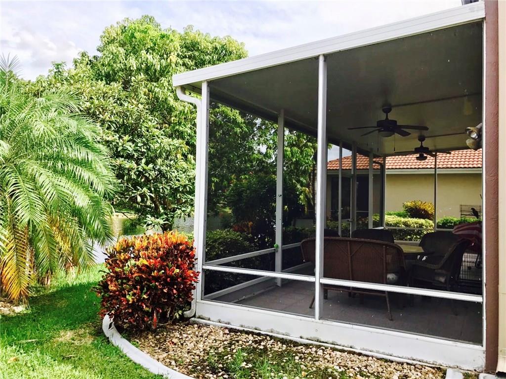 THE POINTE VILLAS 160-20 - Residential