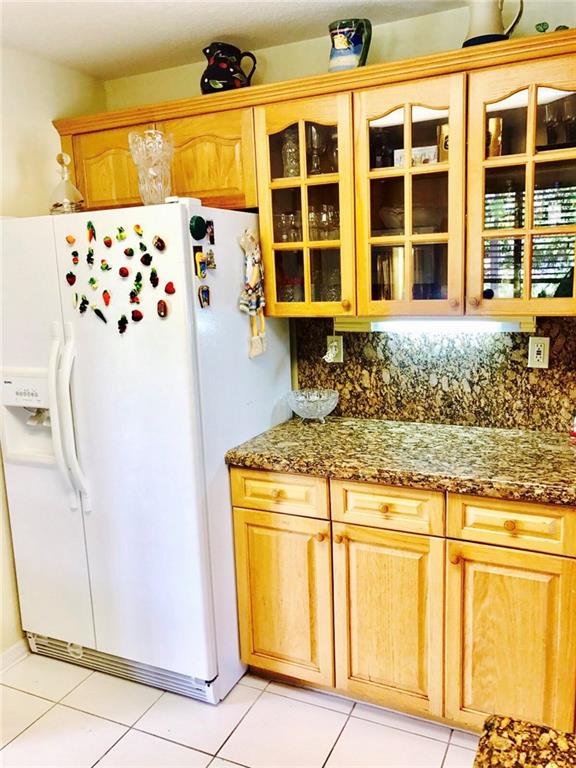 THE POINTE VILLAS 160-20 - Residential