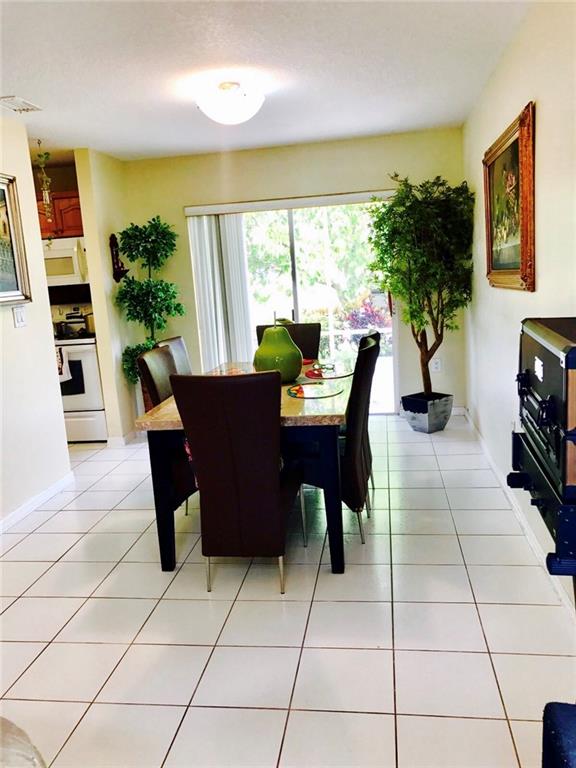 THE POINTE VILLAS 160-20 - Residential