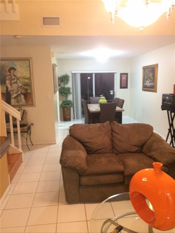 THE POINTE VILLAS 160-20 - Residential