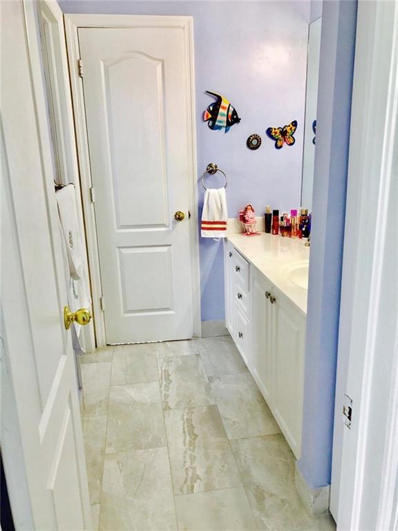 THE POINTE VILLAS 160-20 - Residential