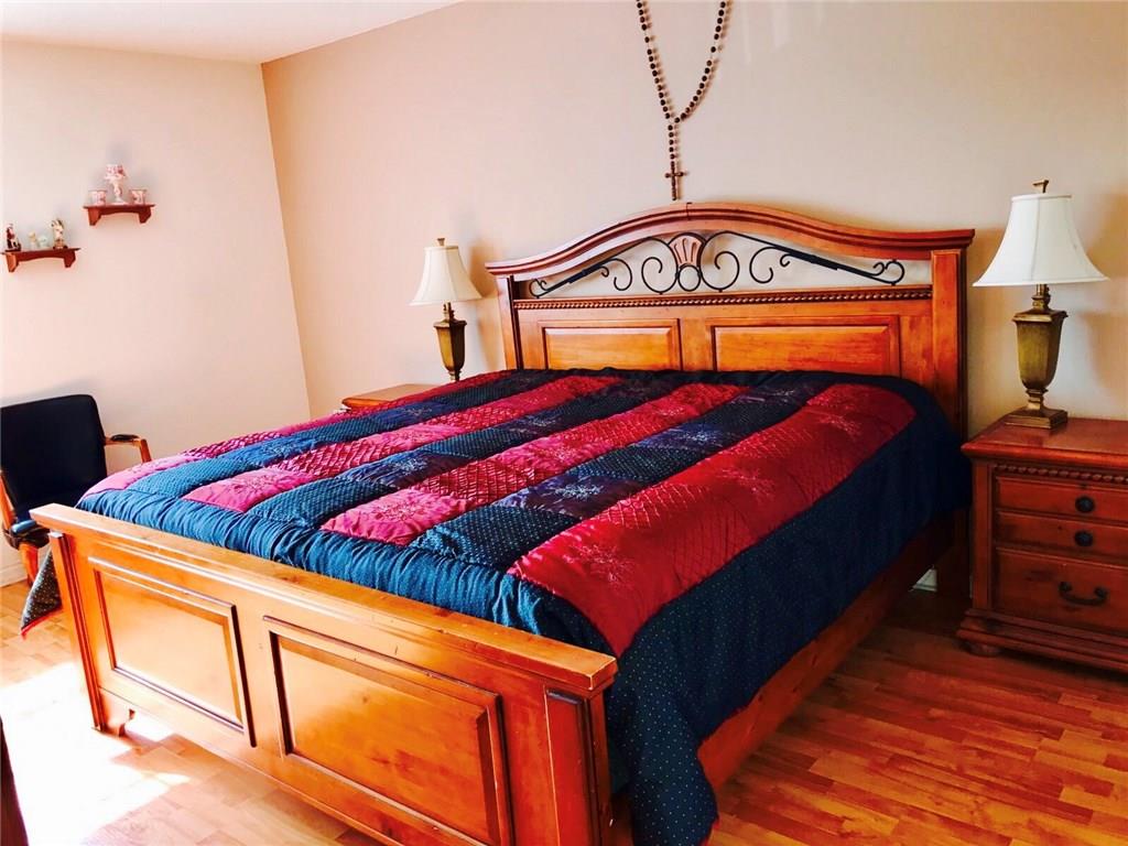 THE POINTE VILLAS 160-20 - Residential