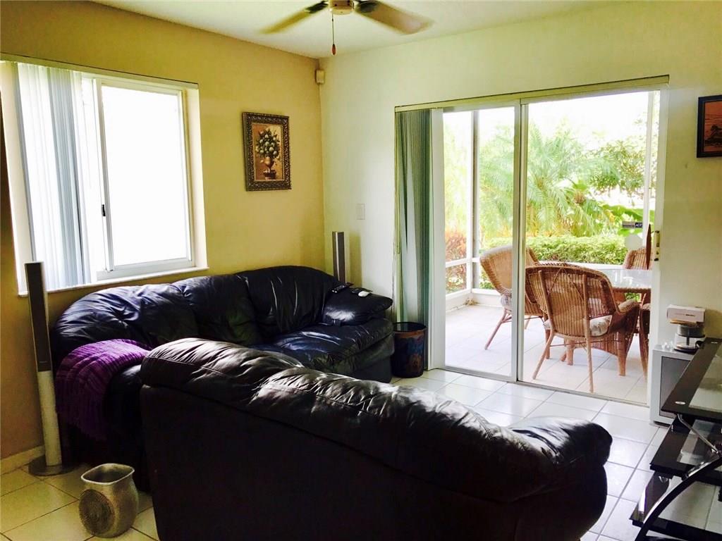 THE POINTE VILLAS 160-20 - Residential