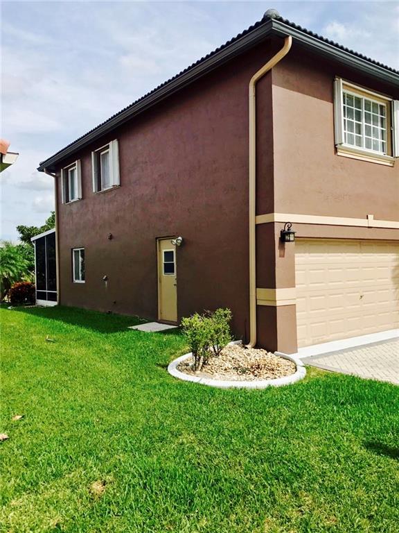 THE POINTE VILLAS 160-20 - Residential