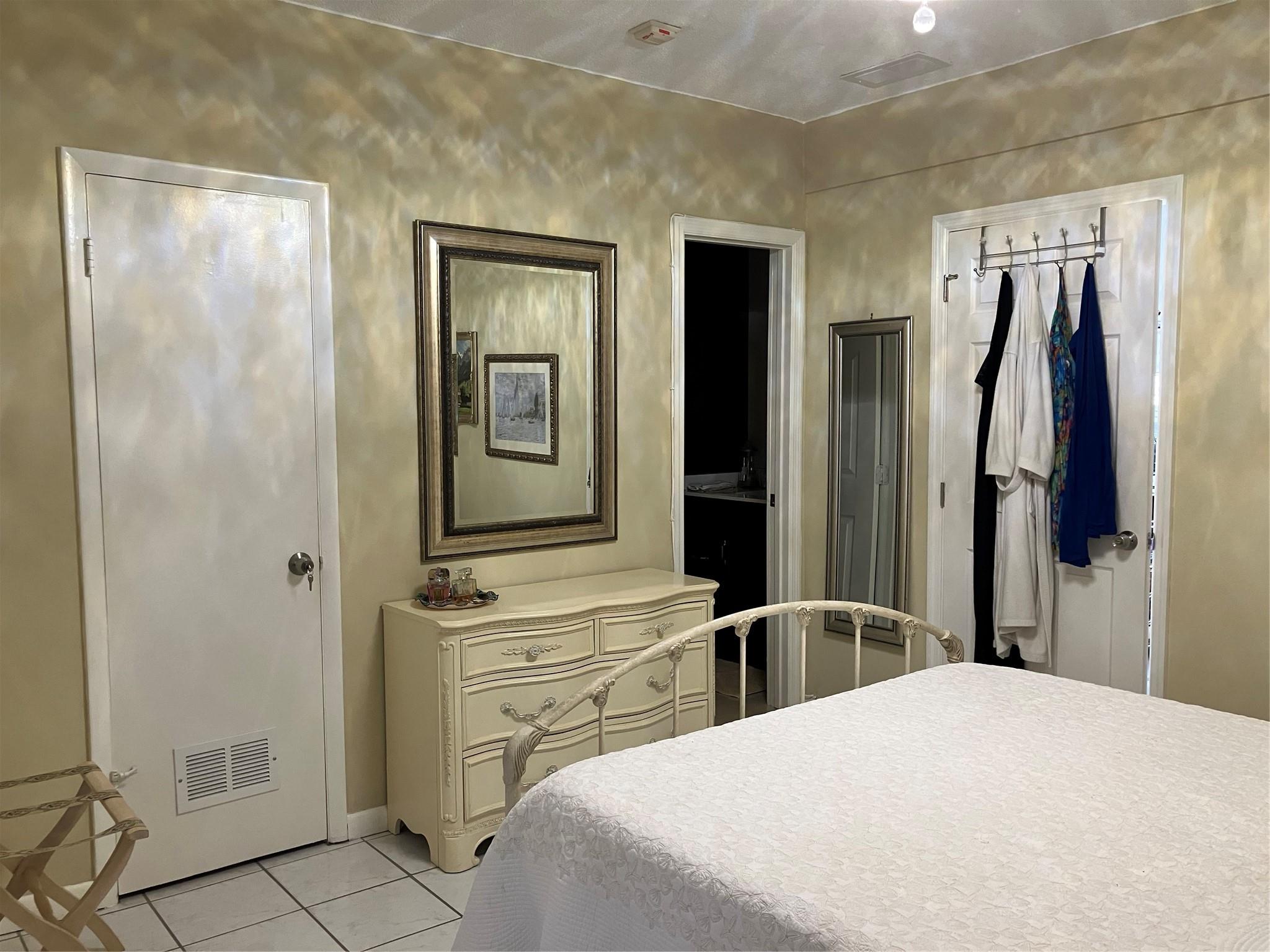 AMBASSADOR SOUTH - Residential
