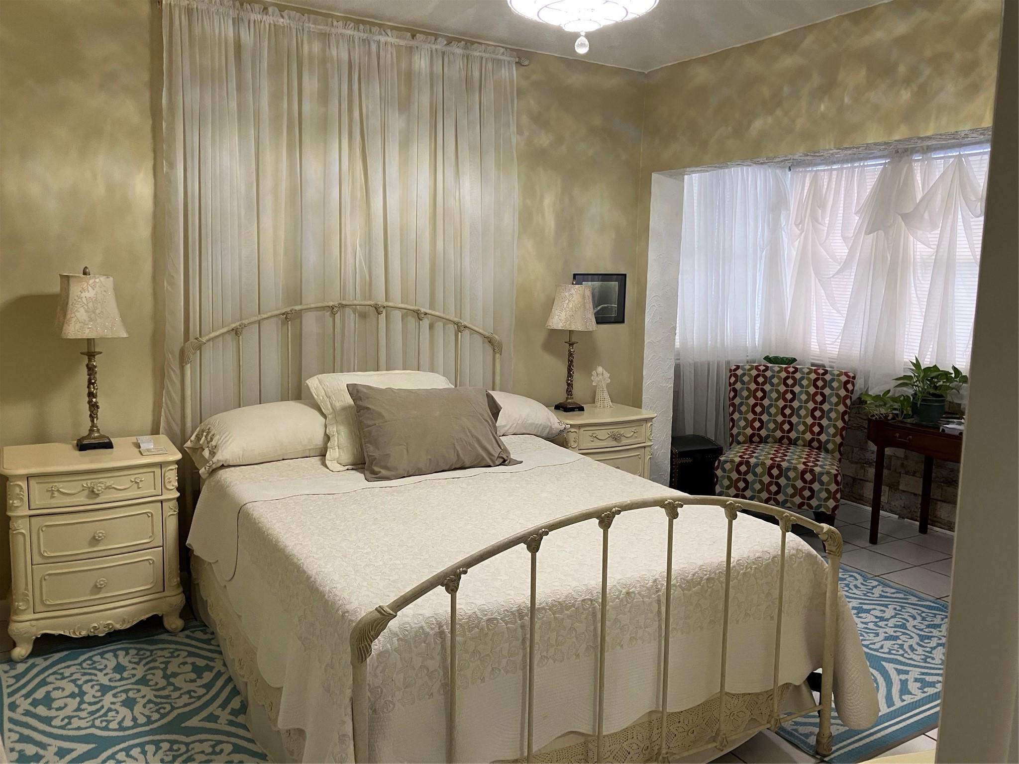 AMBASSADOR SOUTH - Residential