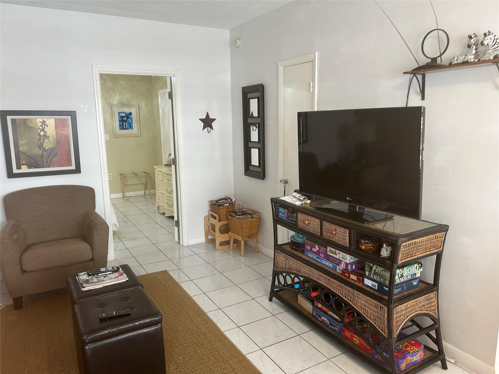 AMBASSADOR SOUTH - Residential
