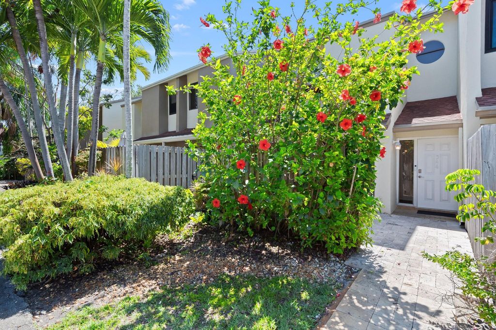 Photo of 344 City View Drive, Fort Lauderdale, FL 33311 (MLS # F10535430)