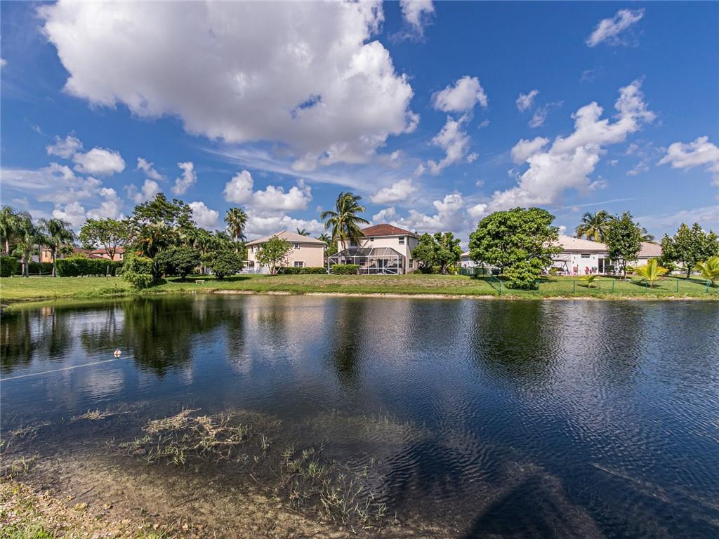 Pod 4 At Monarch Lakes 16 - Residential