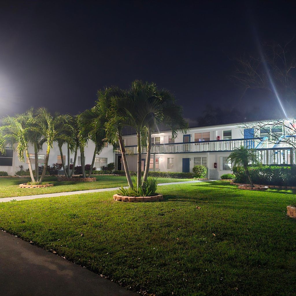 Photo of 414 Tilford S #414, Deerfield Beach, FL 33442 (MLS # B26002318)