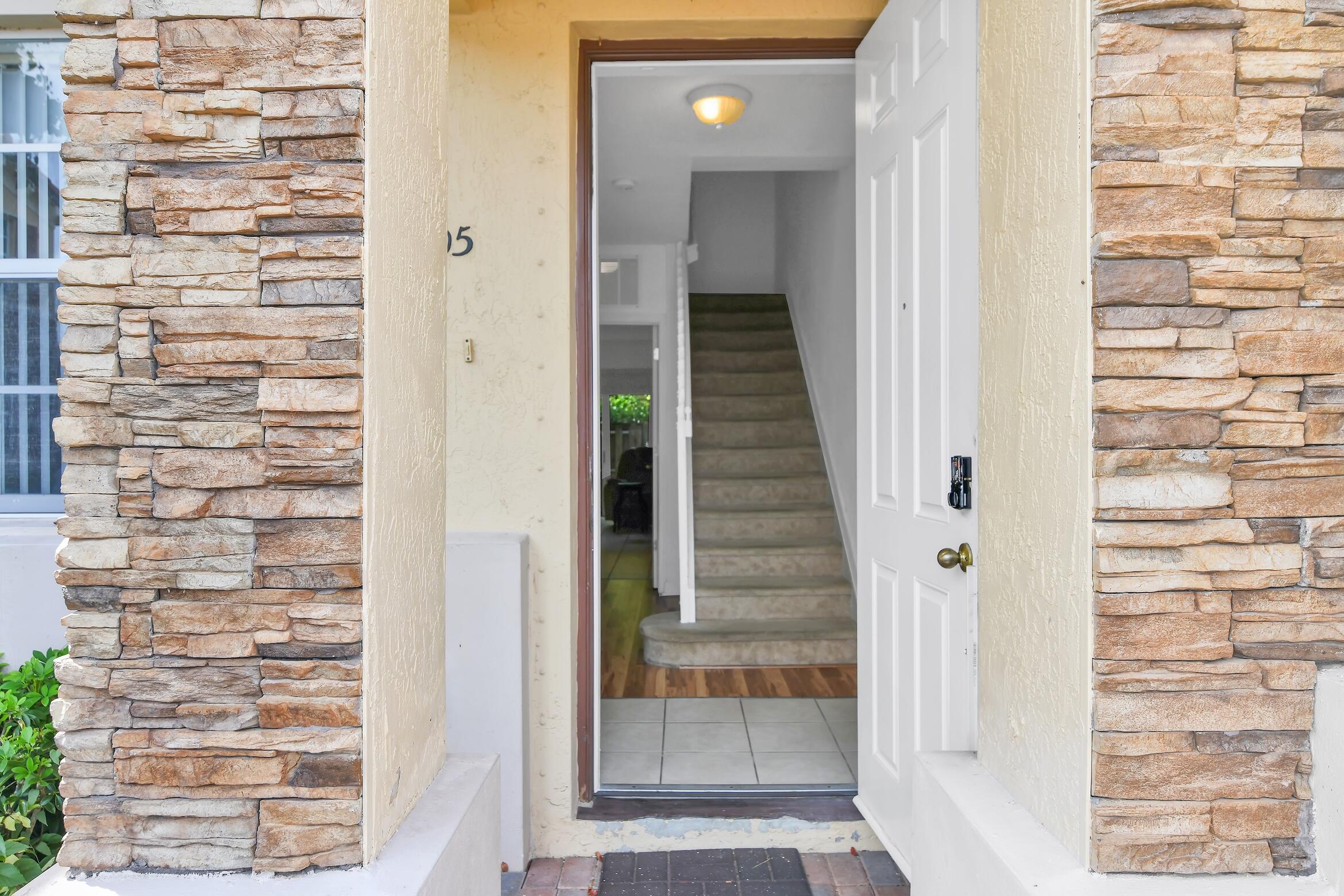1720 NE 33 Avenue 105-5