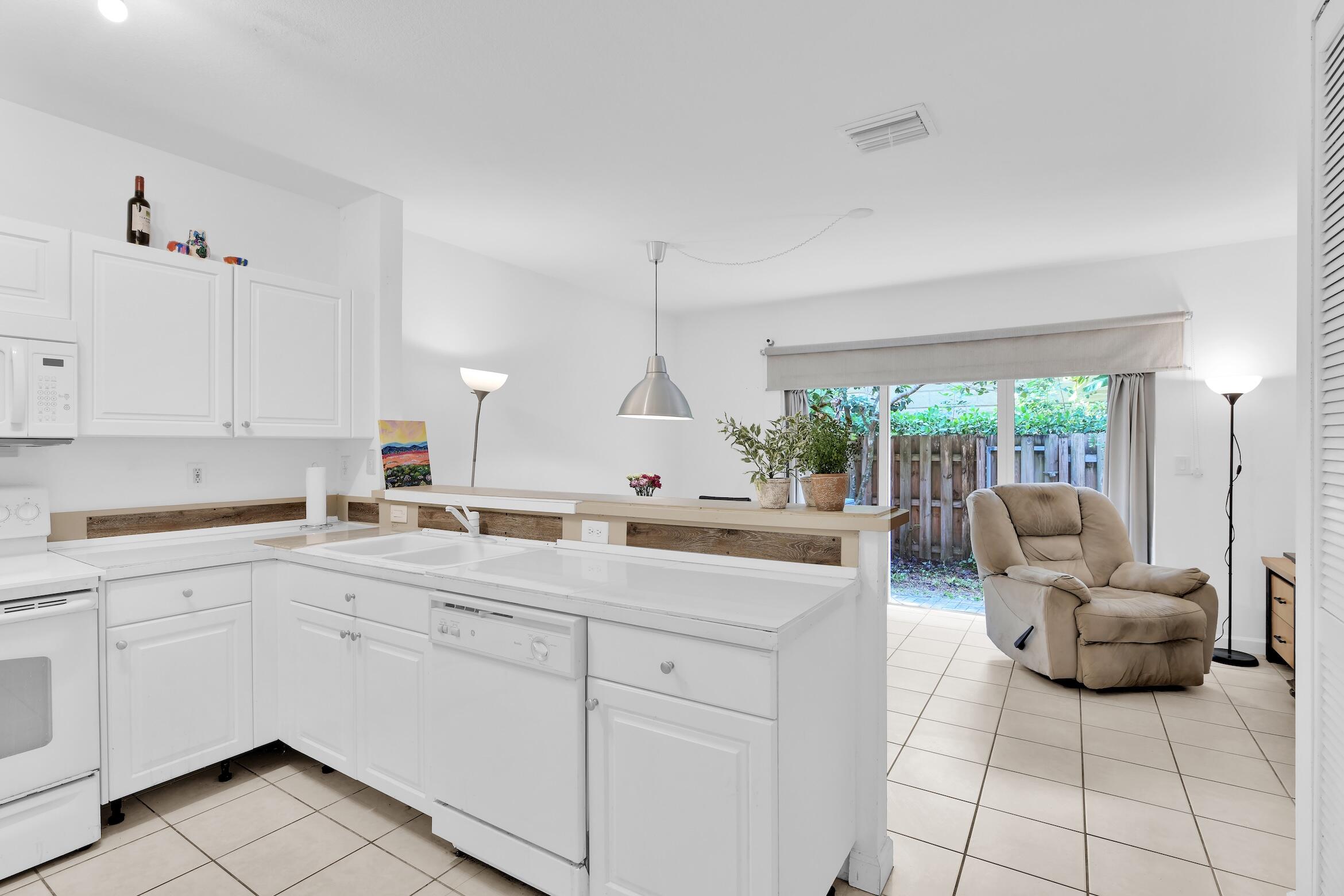 1720 NE 33 Avenue 105-5
