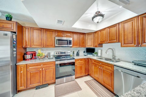 Tiny photo for 6224 SW 7TH Street, Margate, FL 33068 (MLS # B26082067)