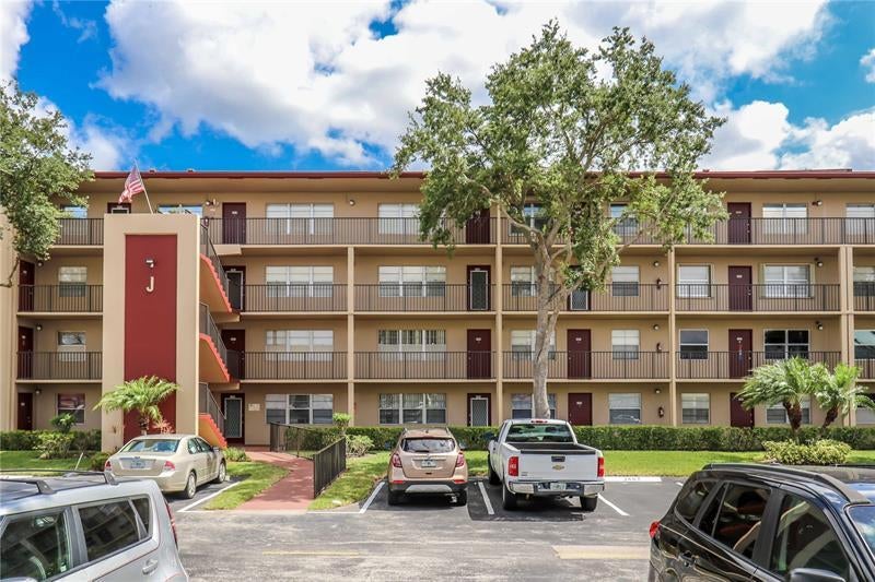 Photo of 13455 SW 9th Court #404j, Pembroke Pines, FL 33027 (MLS # B26047611)