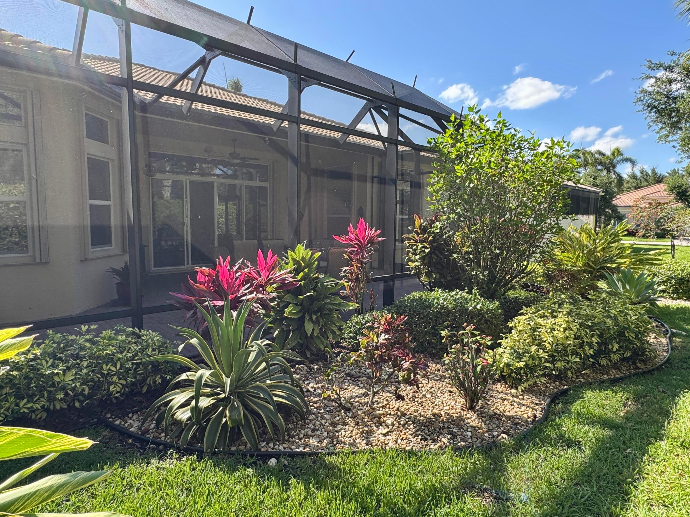 VALENCIA RESERVE - Residential