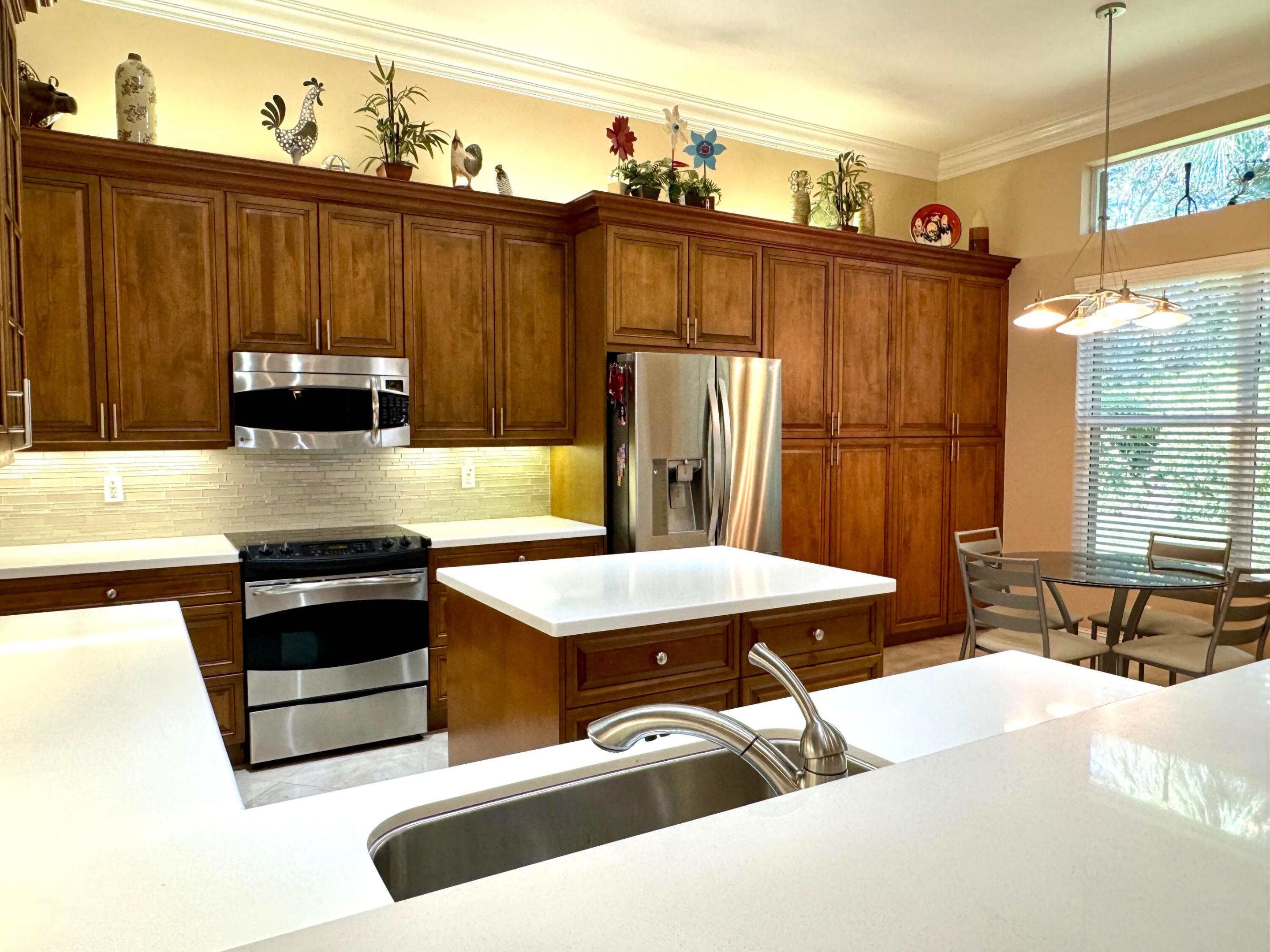 VALENCIA RESERVE - Residential