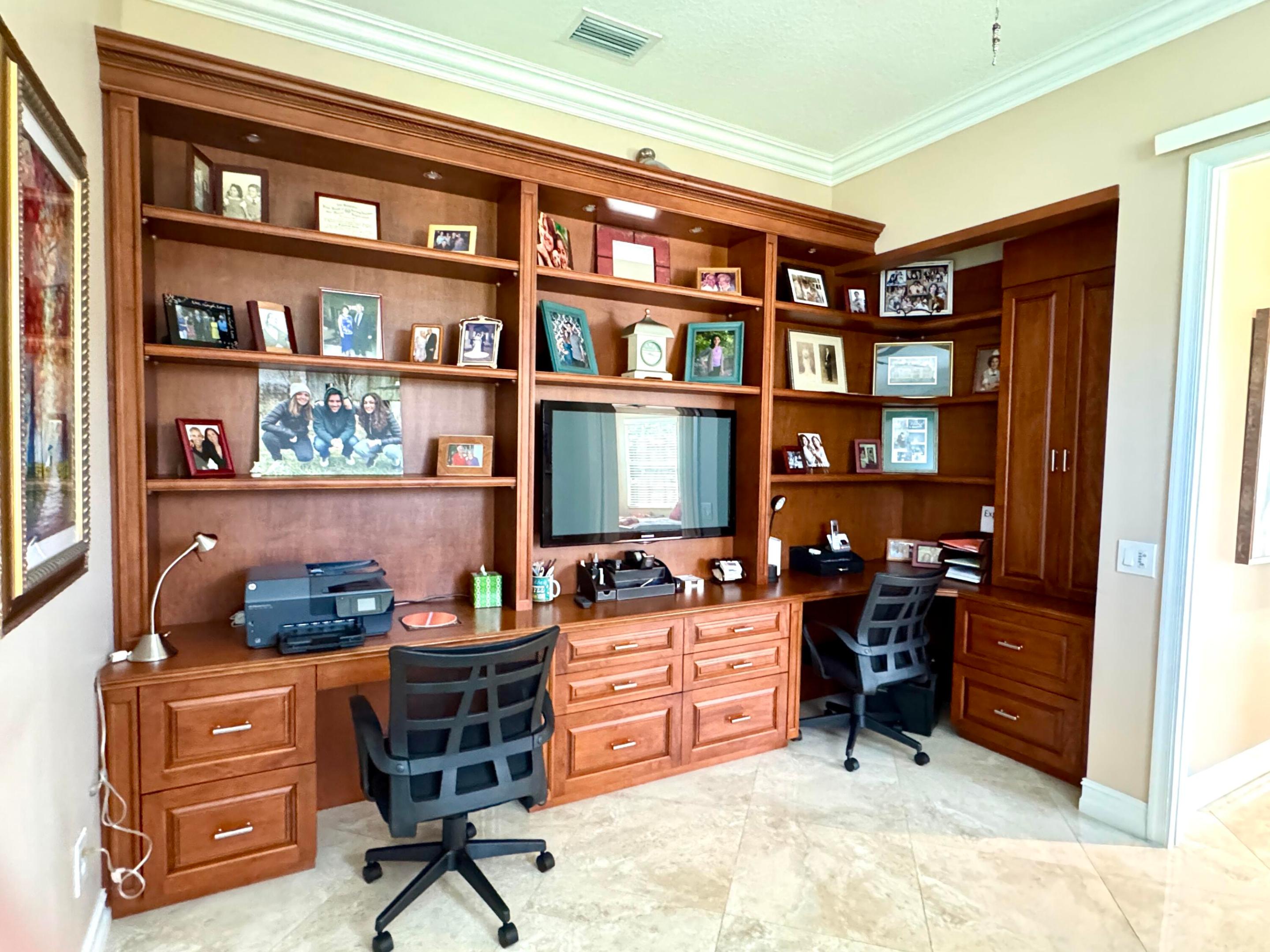 VALENCIA RESERVE - Residential