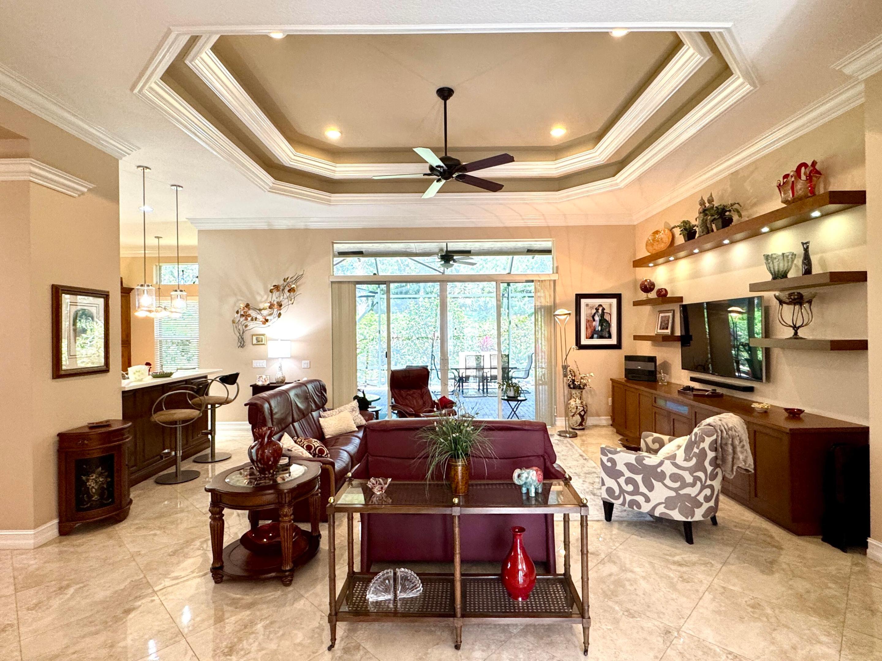 VALENCIA RESERVE - Residential