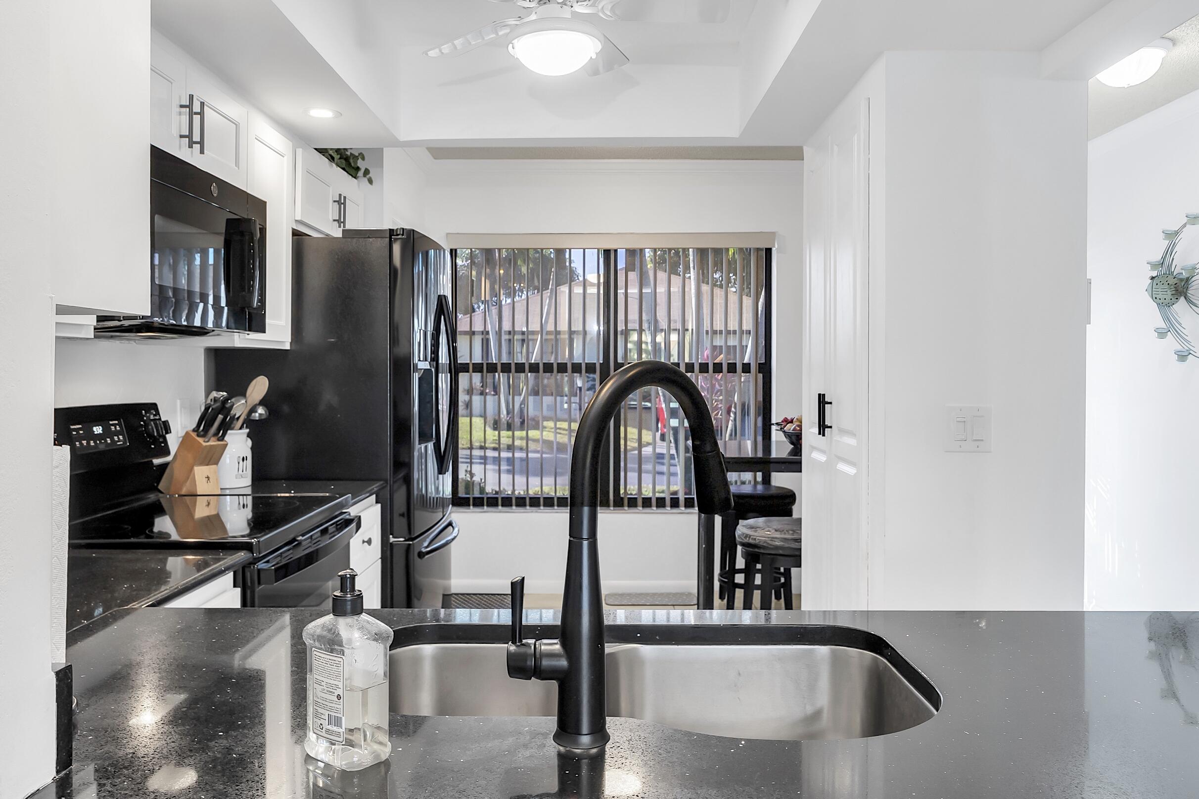 BUTTONWOOD 1 - Residential