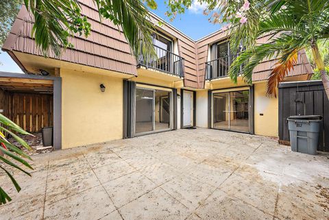1021 10th Court 1021 Palm Beach Gardens FL 33410