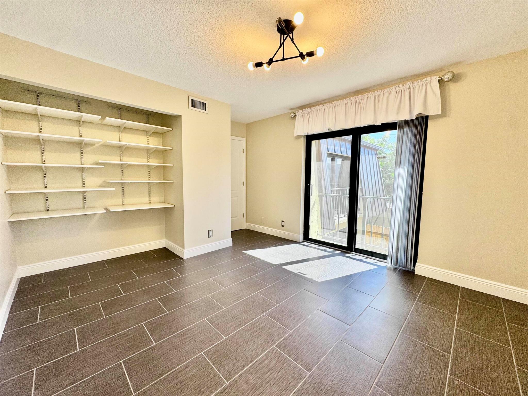 WATERSIDE ESTATES - Residential