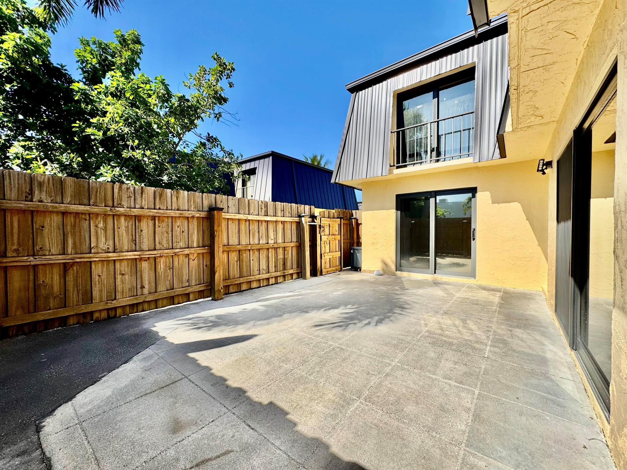 WATERSIDE ESTATES - Residential
