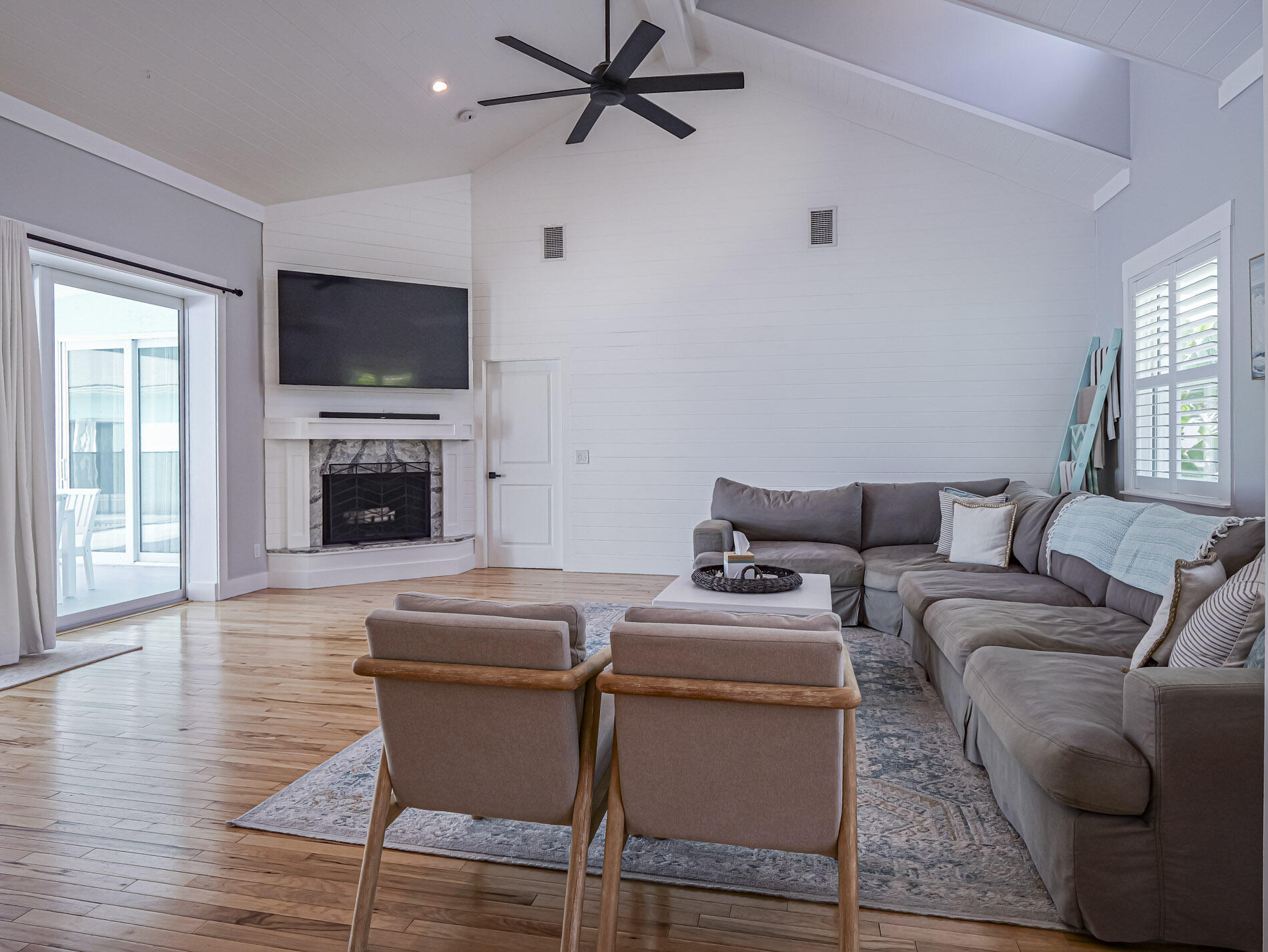 HICKORY HILL ESTATES - Residential