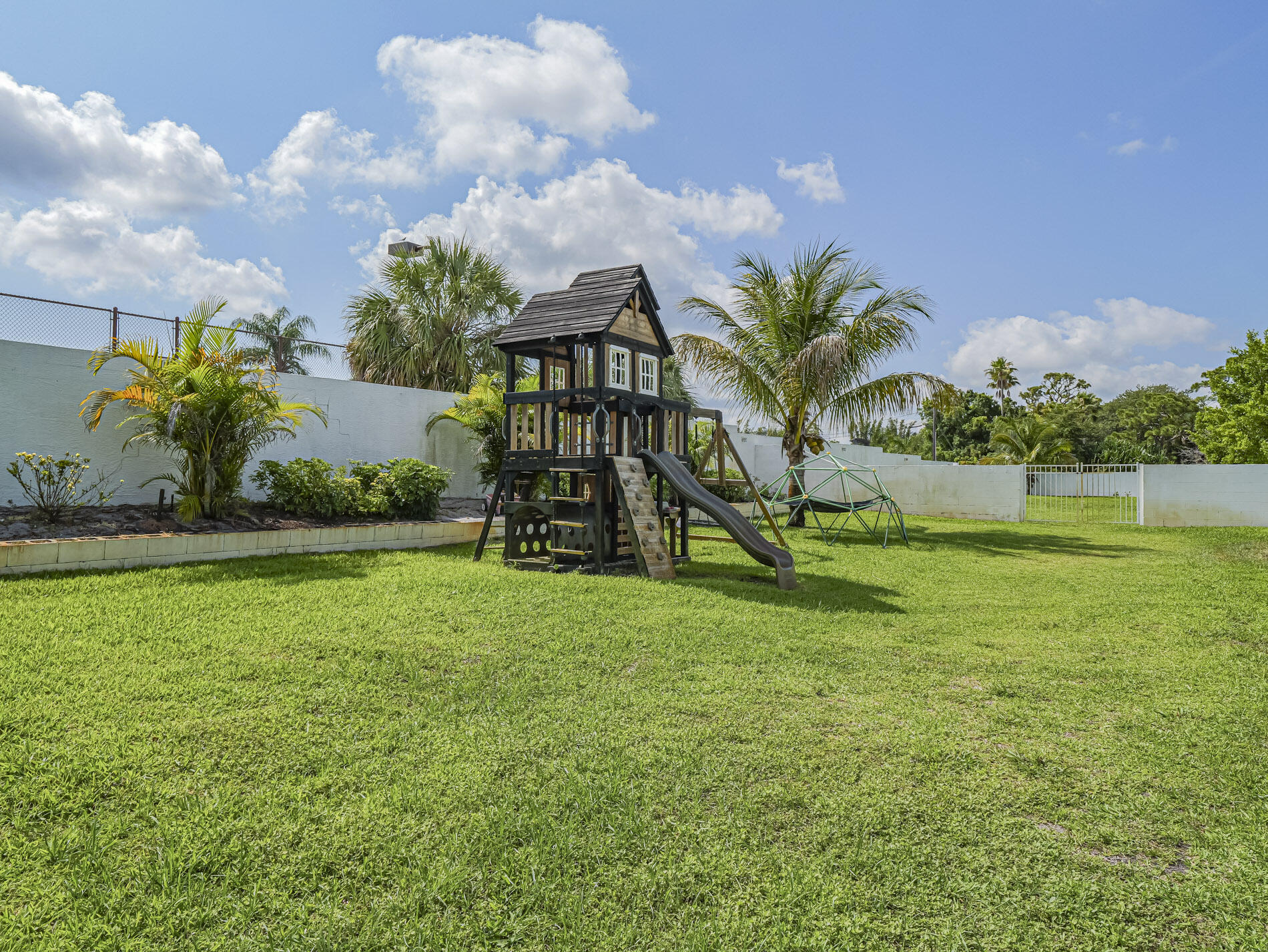 HICKORY HILL ESTATES - Residential