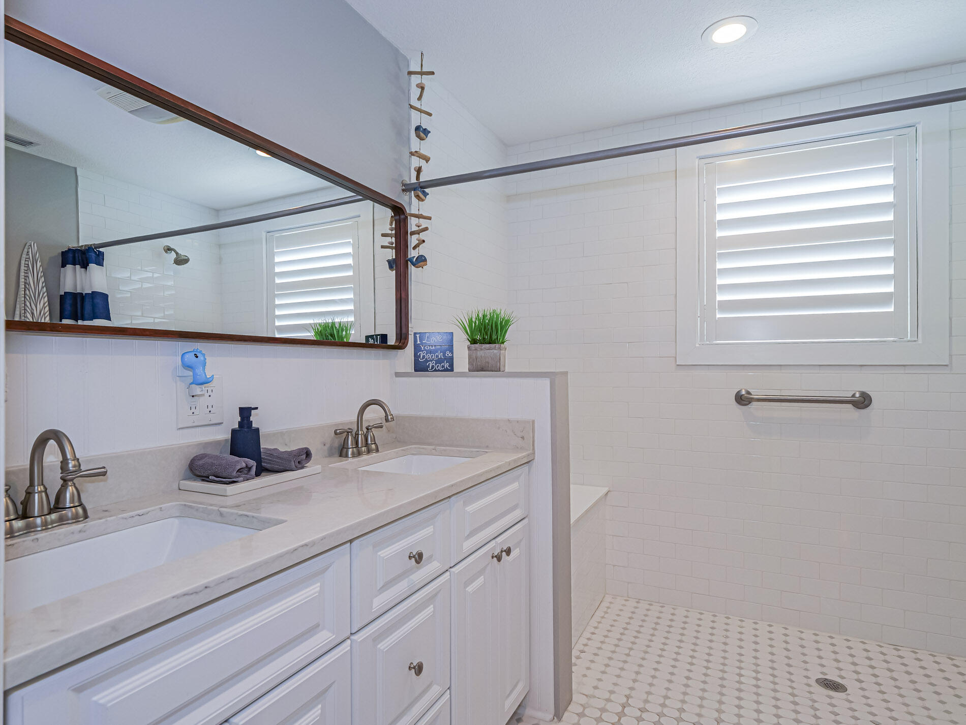 HICKORY HILL ESTATES - Residential