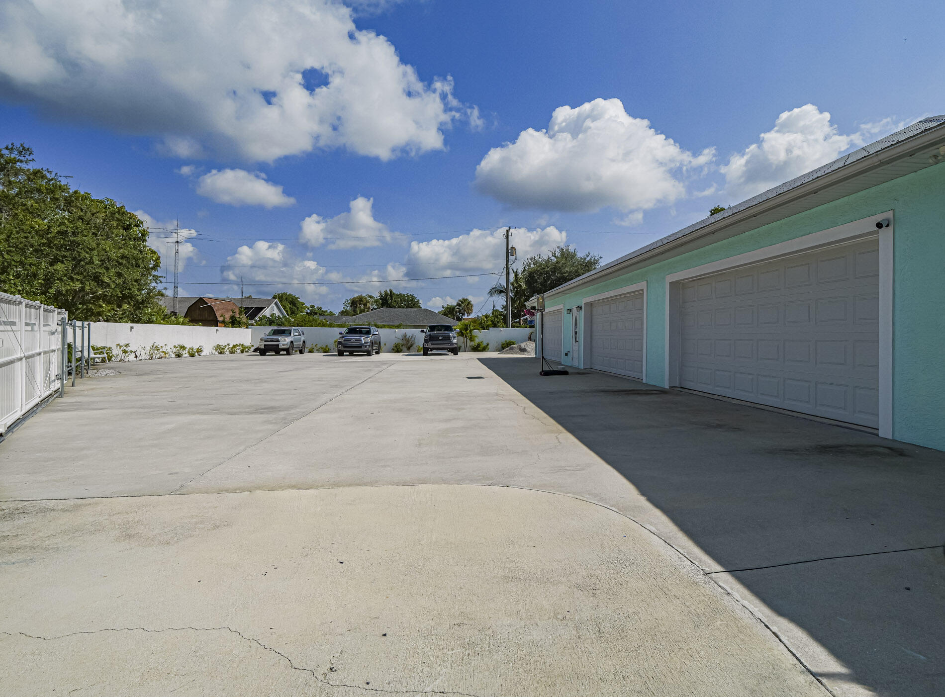 HICKORY HILL ESTATES - Residential