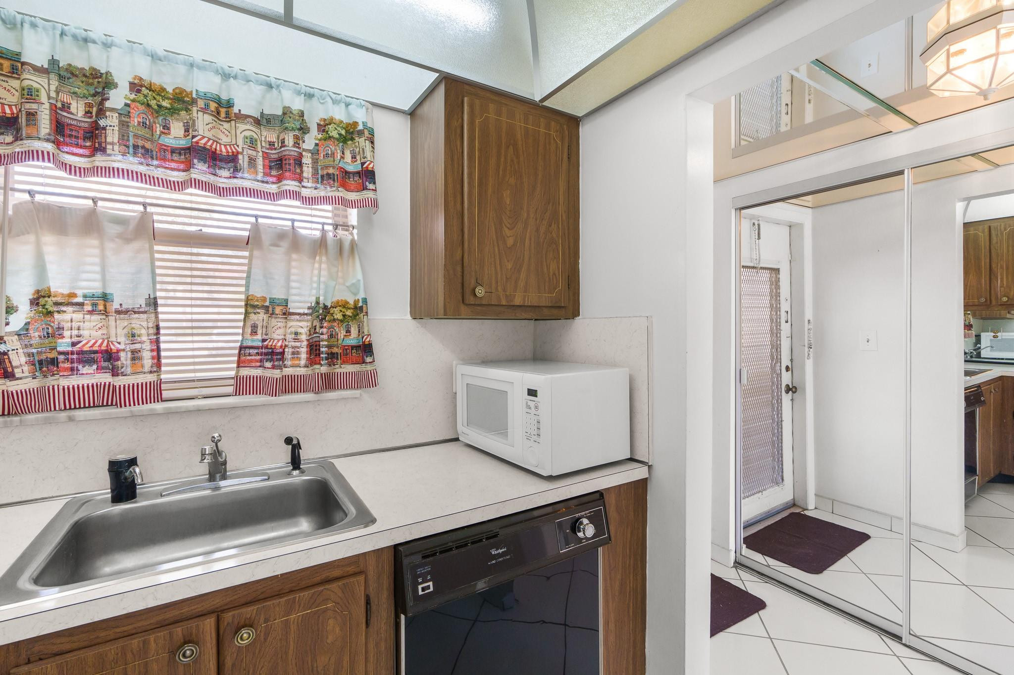 Sunrise Lakes - Residential