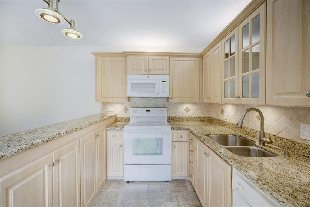 GLENWOOD TWNHS - Residential