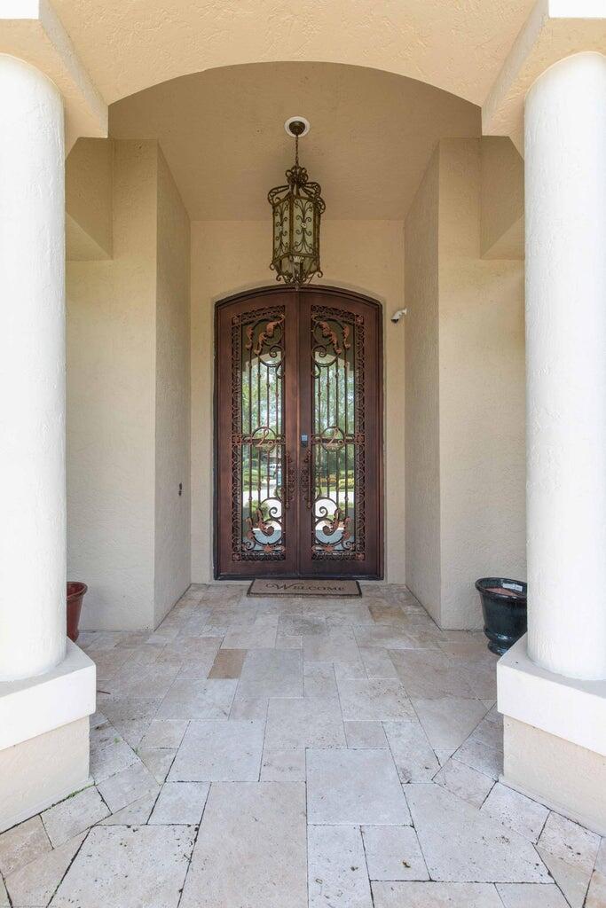 Properties 14816 Stirrup Lane
