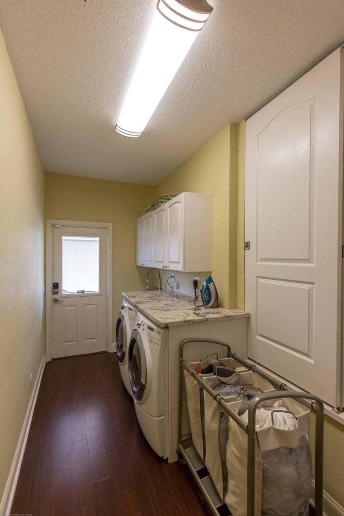 PADDOCK PARK 1 OF WELLING - Residential Lease