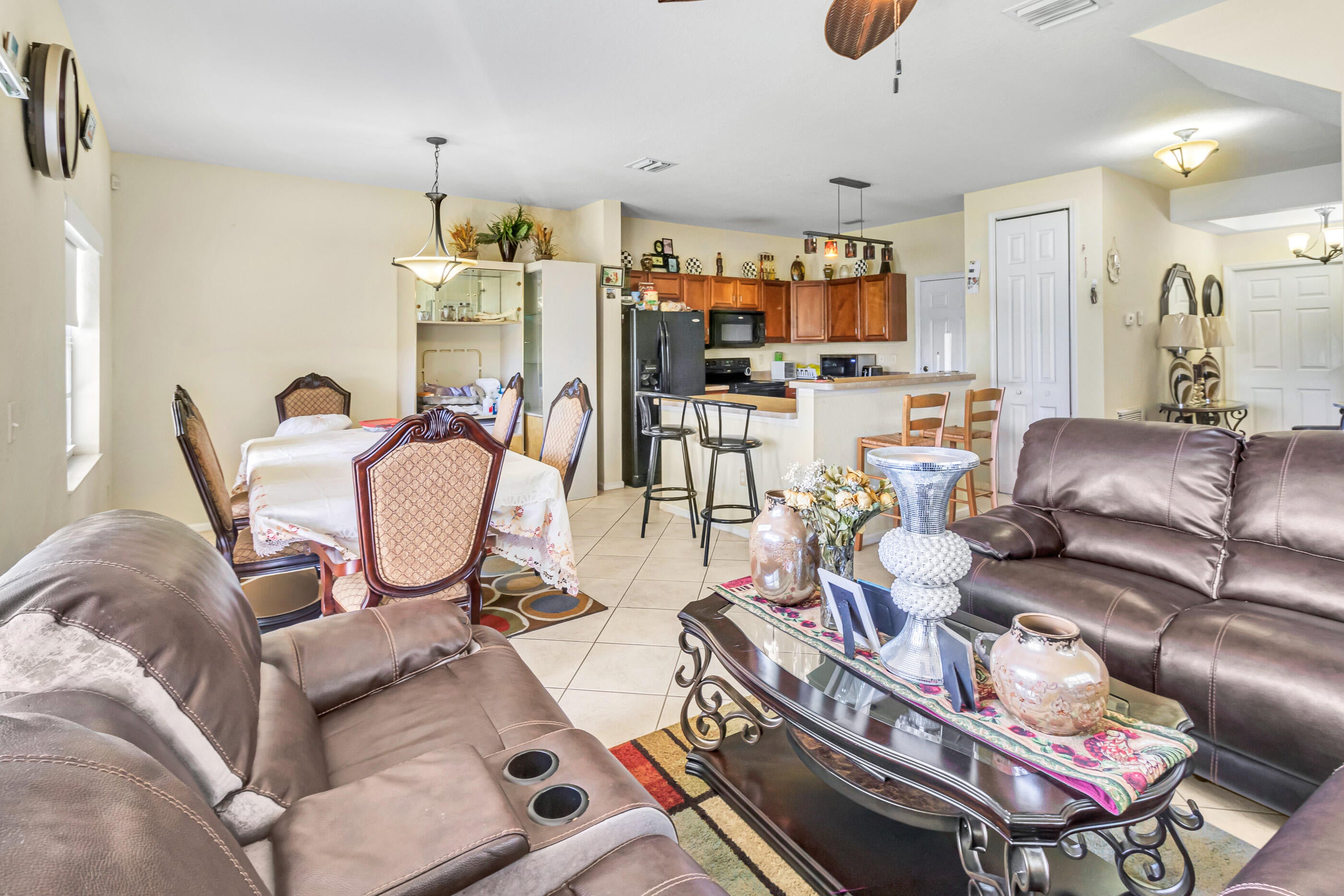 Properties 4205 EMERALD Vista