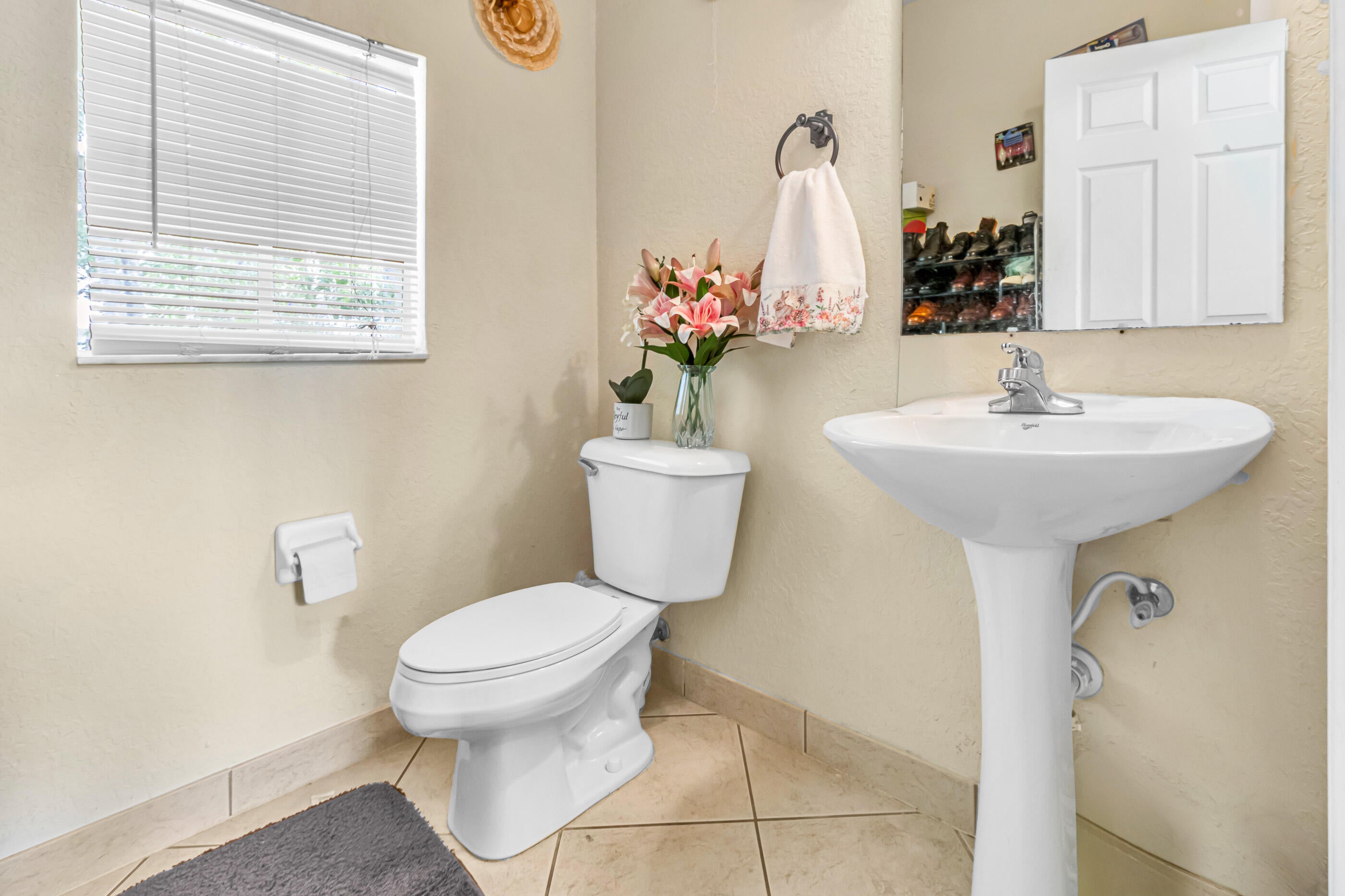 Properties 4205 EMERALD Vista