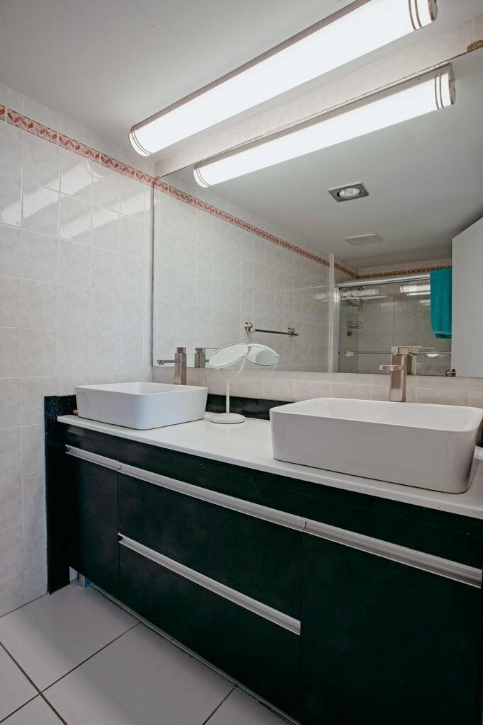 Ocean Manor - Residential Lease