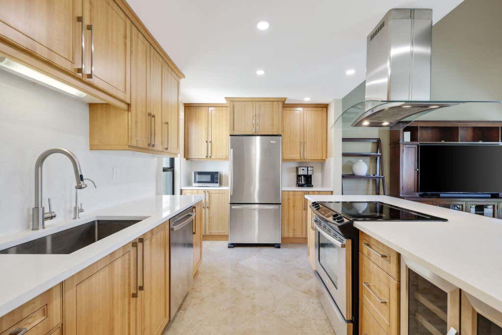 Photo of 800 GREENSWARD Court #203-I, Delray Beach, FL 33445 (MLS # B26064447)
