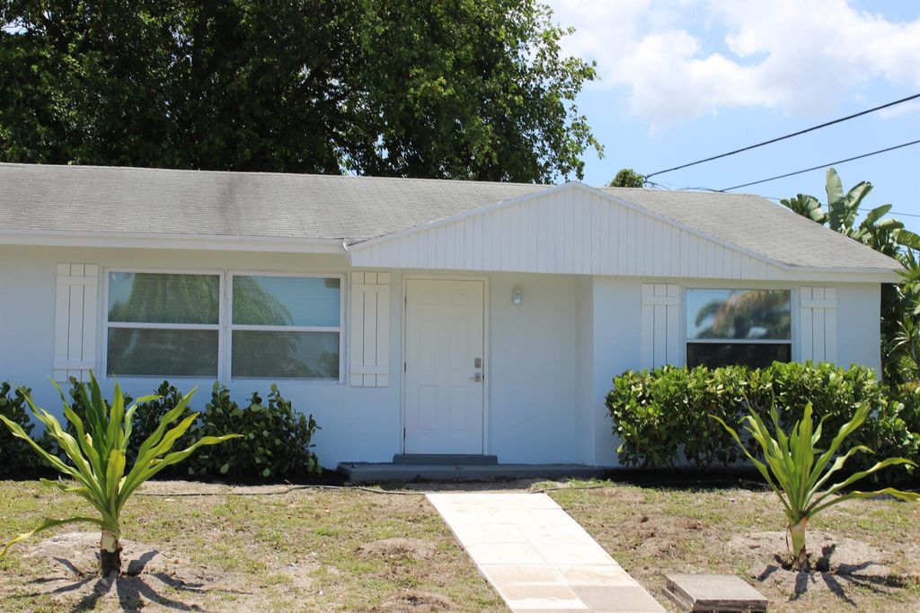 Photo of 12015 Colony Avenue, Palm Beach Gardens, FL 33410 (MLS # R11091119)