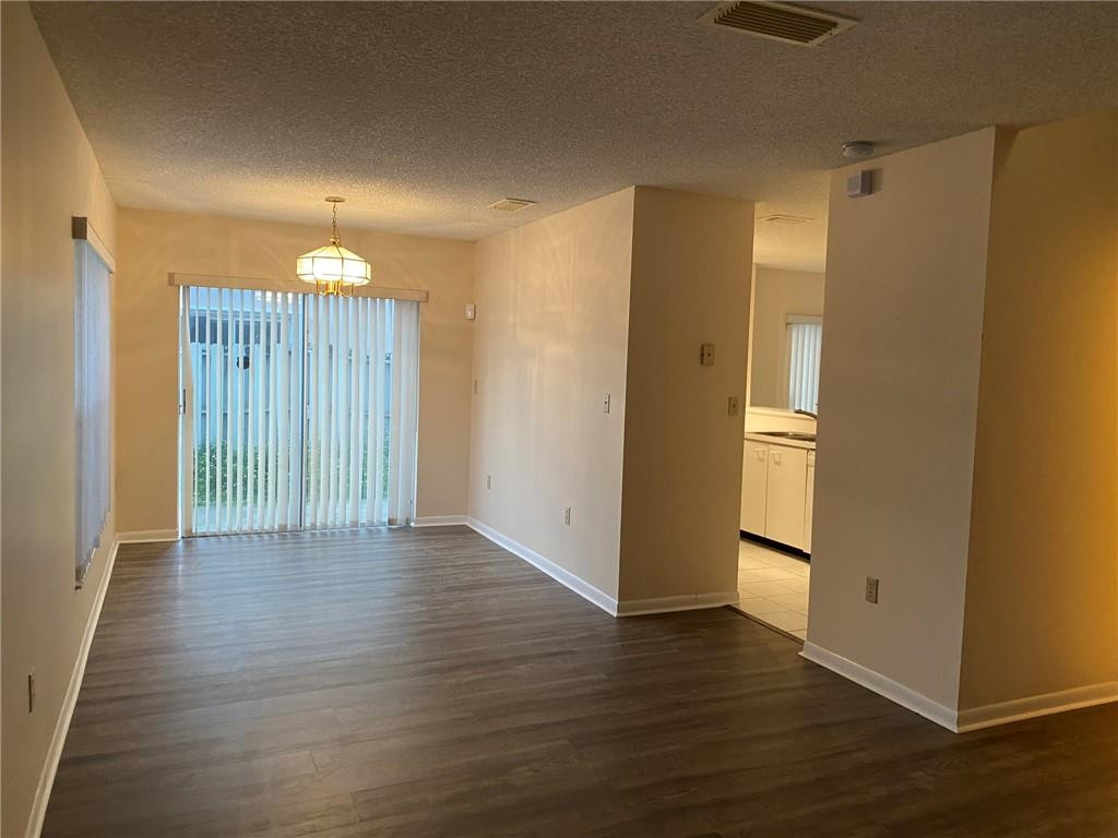 Apple Creek 133-8 B - Residential Lease