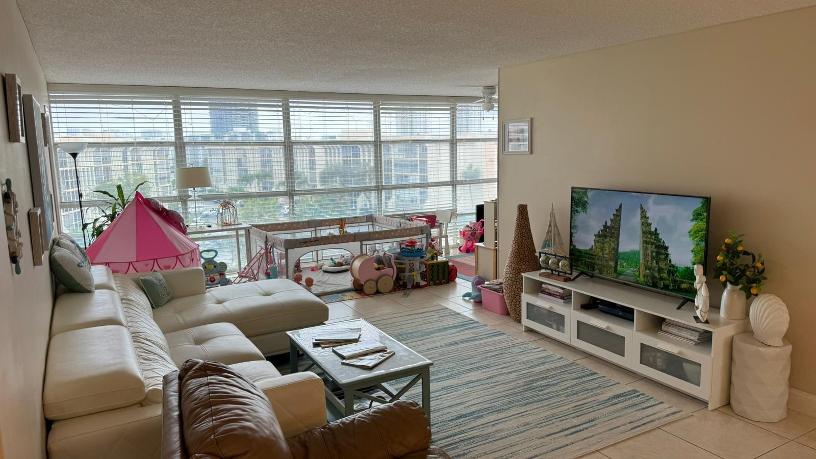 Desoto Park Condo - Residential Lease